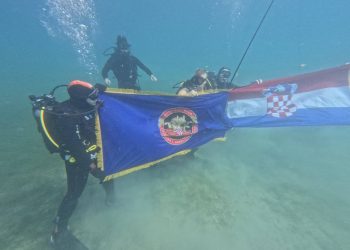 Pod morskom tišinom oživjele uspomene na Knin: Veterani 4. gardijske brigade obilježili 31. obljetnicu Oluje