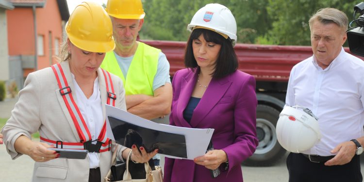Osječko-baranjska županija ulaže više 75 milijuna eura u obnovu 19 škola