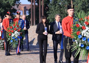 U Osijeku položeni vijenci povodom Dana pobjede i domovinske zahvalnosti te Dana hrvatskih branitelja