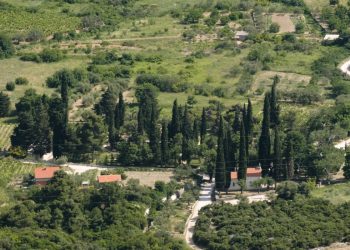 Kaštela: Grad raspisao natječaj za pješačku stazu do Gospe Stomorije