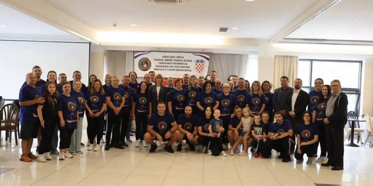 “Imena naših najmilijih neće biti zaboravljena” – djeca poginulih i nestalih branitelja okupila se u Dugoj Resi