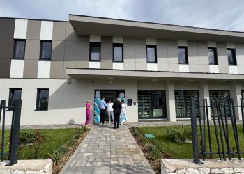 FOTOGALERIJA U Kaštel Gomilici otvoren novi zdravstveni objekt vrijedan 2,87 milijuna eura