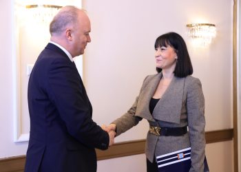 Osječko-baranjska županija bilježi porast broja rođenih, u planu izgradnja 111 obiteljskih kuća