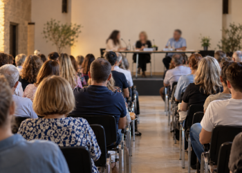 Trogir: Tribina “Obitelj u izazovima vremena” o uzrocima ovisnosti, narušenom povjerenju i ljudskom dostojanstvu