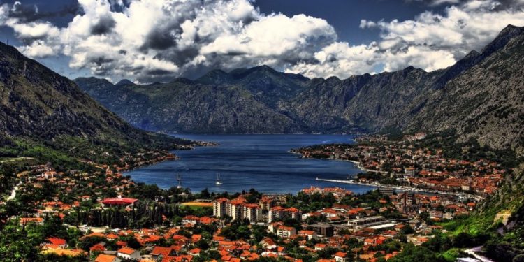 Crna Gora na zahtjev Hrvatske mijenja naziv bazena u Kotoru