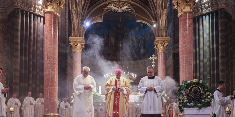 Obilježen srebrni biskupski jubilej mons. Đure Hranića