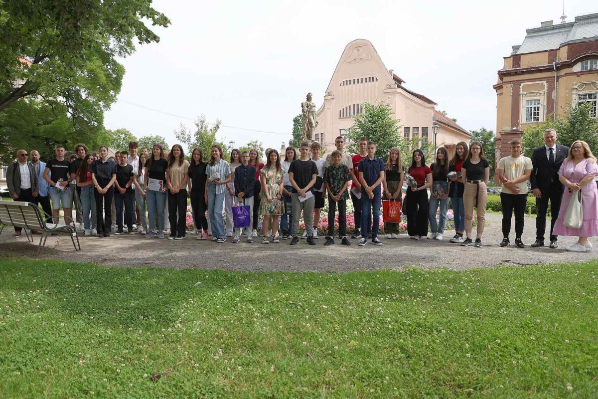 IMG-0bf8e19fa1cea3365a179ba750d00219-V